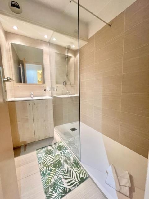 Les Rivages 2P Terrasse Parking Apartment ม็องตง ภายนอก รูปภาพ