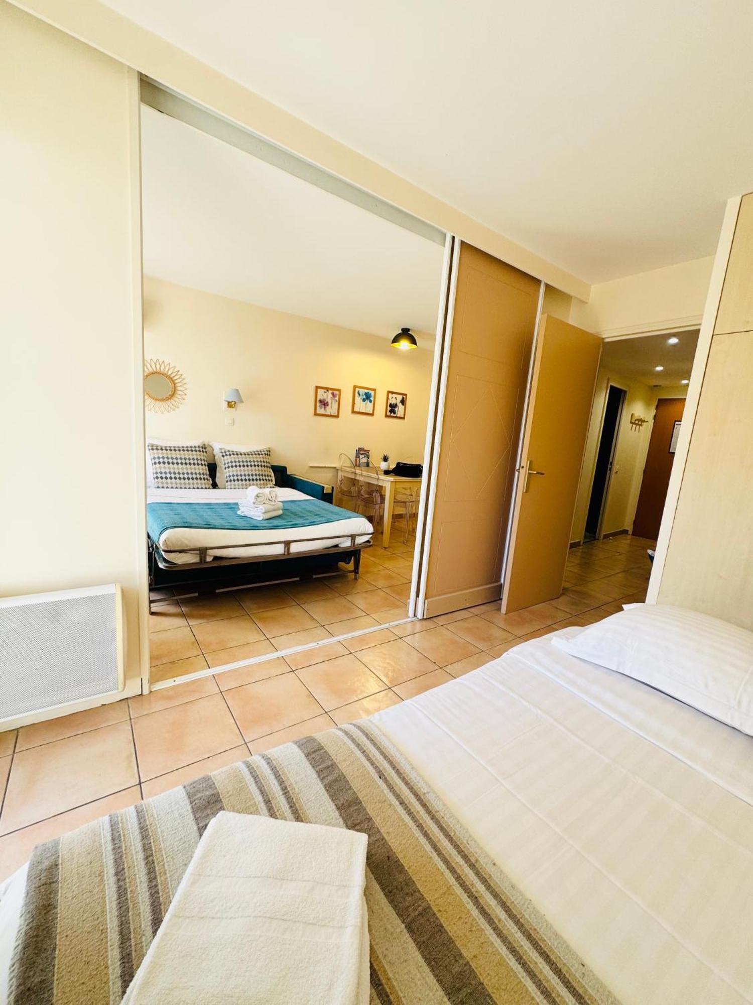 Les Rivages 2P Terrasse Parking Apartment ม็องตง ภายนอก รูปภาพ