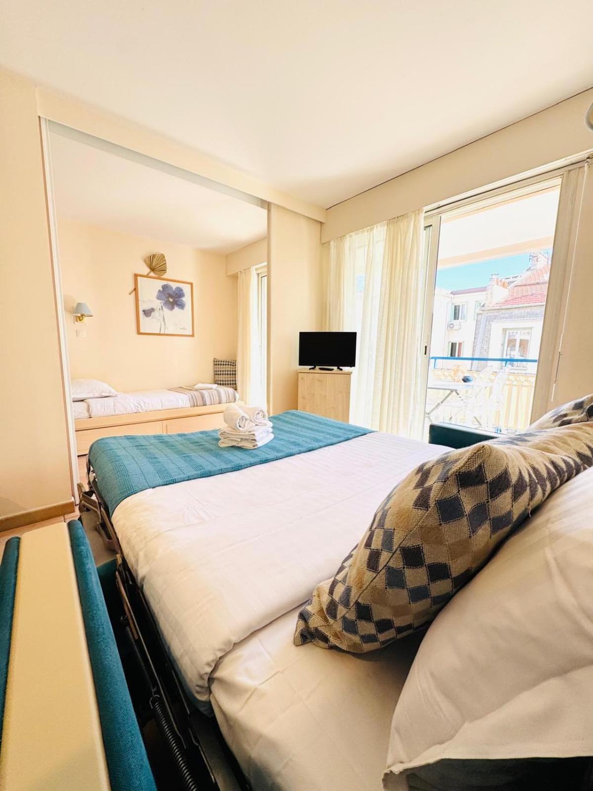 Les Rivages 2P Terrasse Parking Apartment ม็องตง ภายนอก รูปภาพ