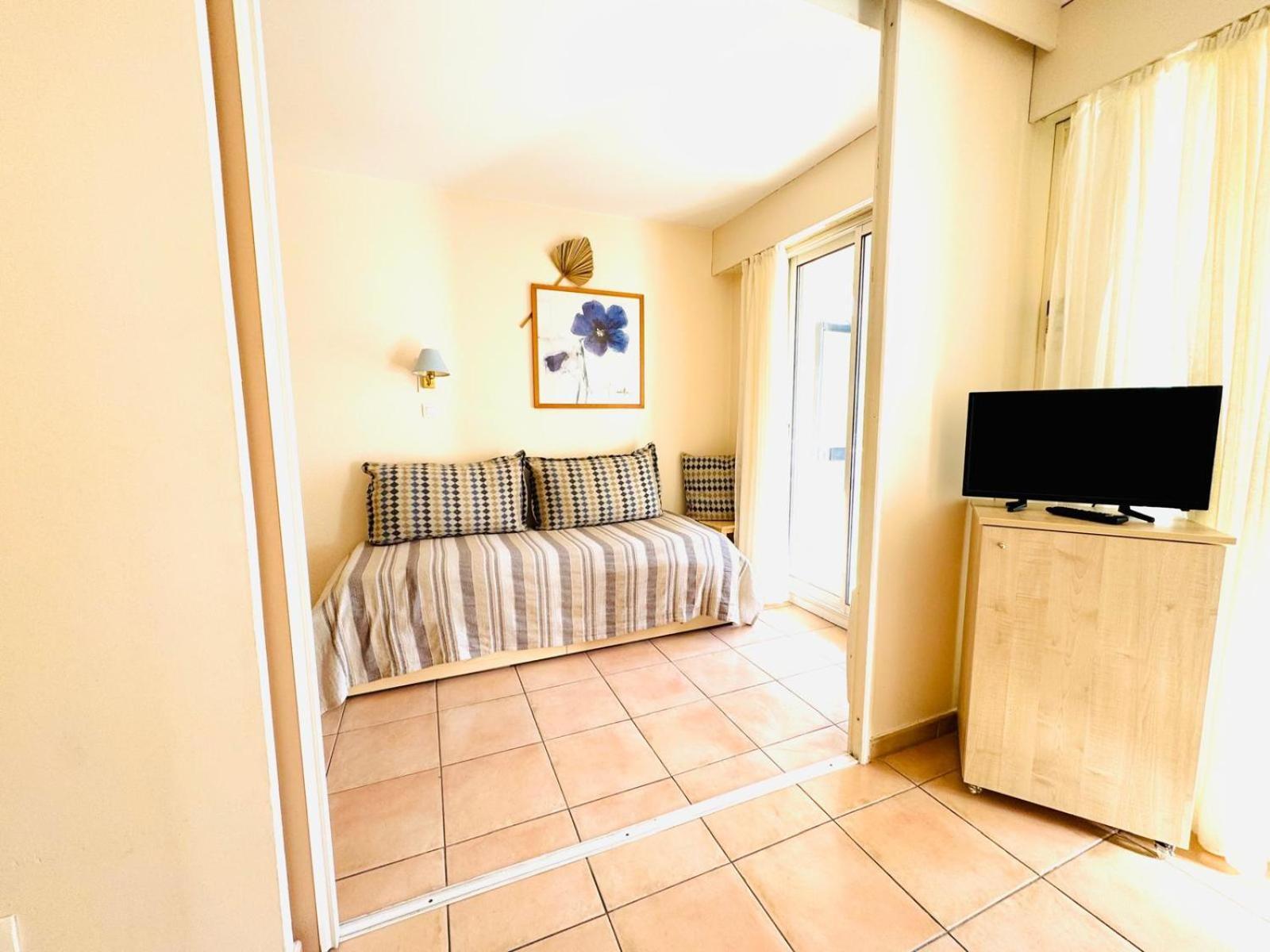 Les Rivages 2P Terrasse Parking Apartment ม็องตง ภายนอก รูปภาพ
